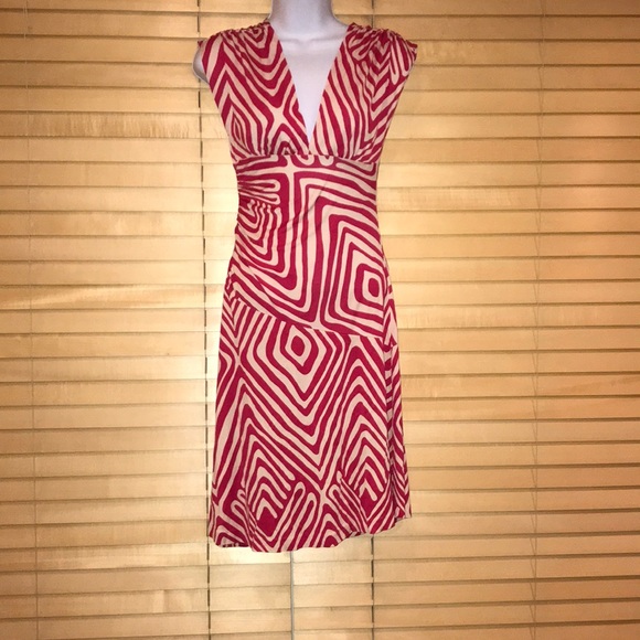 Diane Von Furstenberg Dresses & Skirts - Diane Von Furstenberg 100% Silk Dress